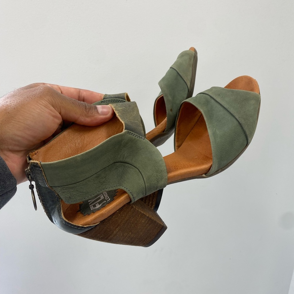 Elegant Green Leather Women's Heels